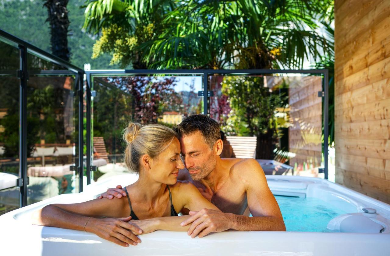 Treelodgy, The Tree House Hotel Riva del Garda Bagian luar foto